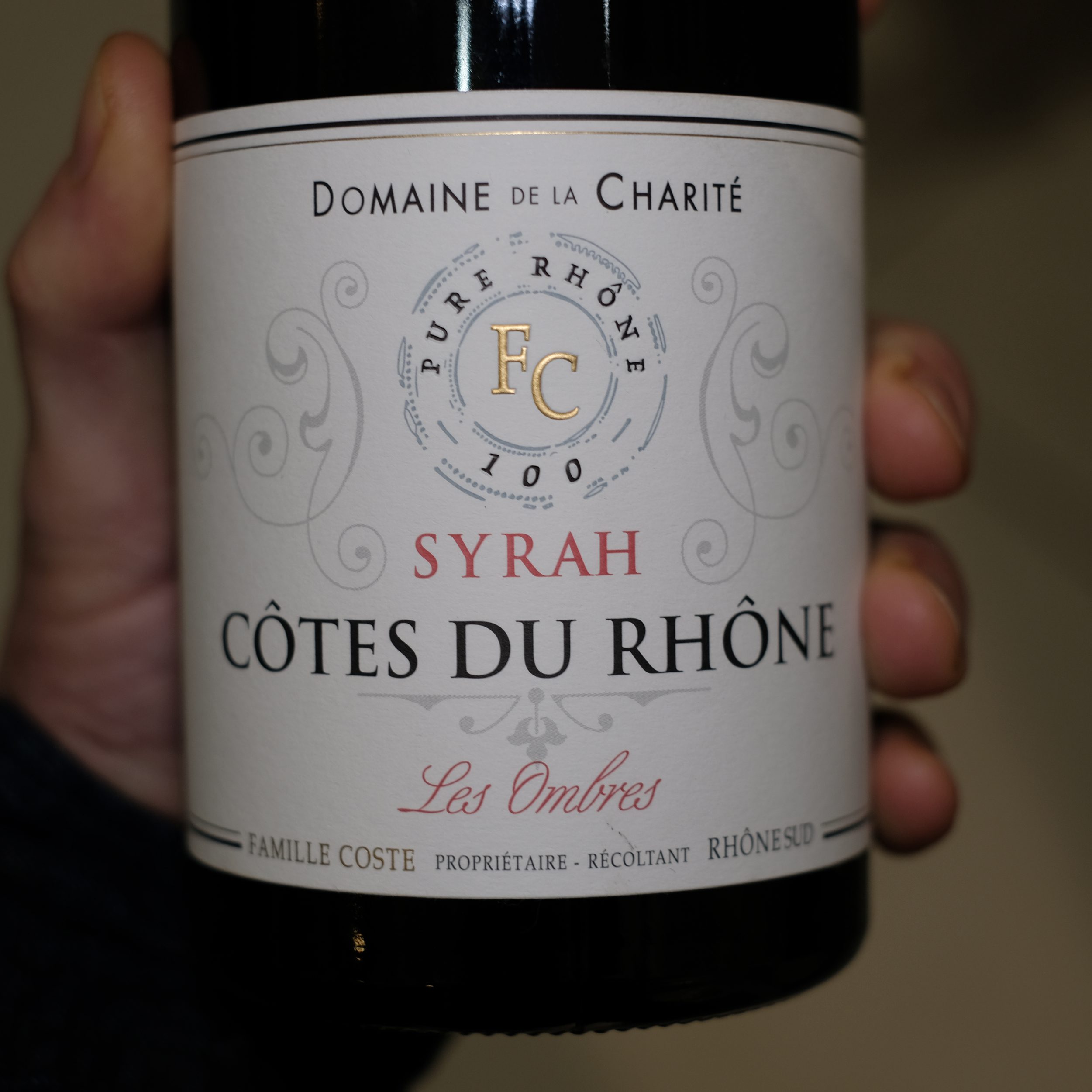 étiquette recto bouteille de vin rouge côte du rhône Les Ombres