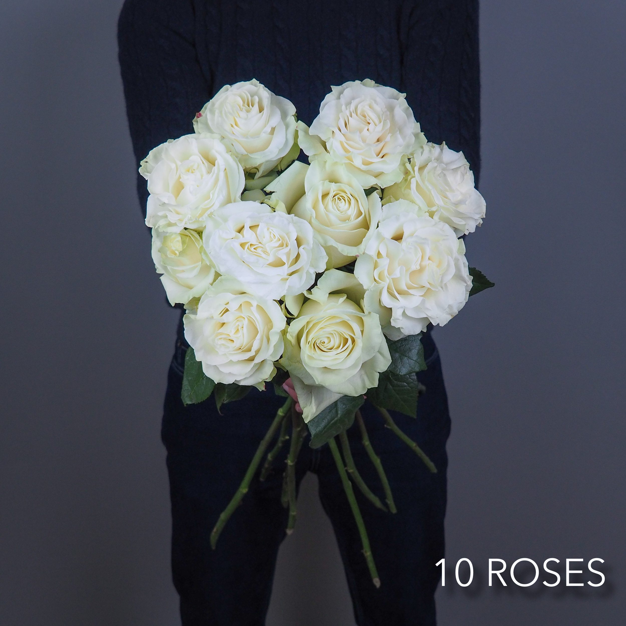 bouquet-fleurs-10-roses-blanches-atelier-lavarenne-livraison-fleurs-lyon