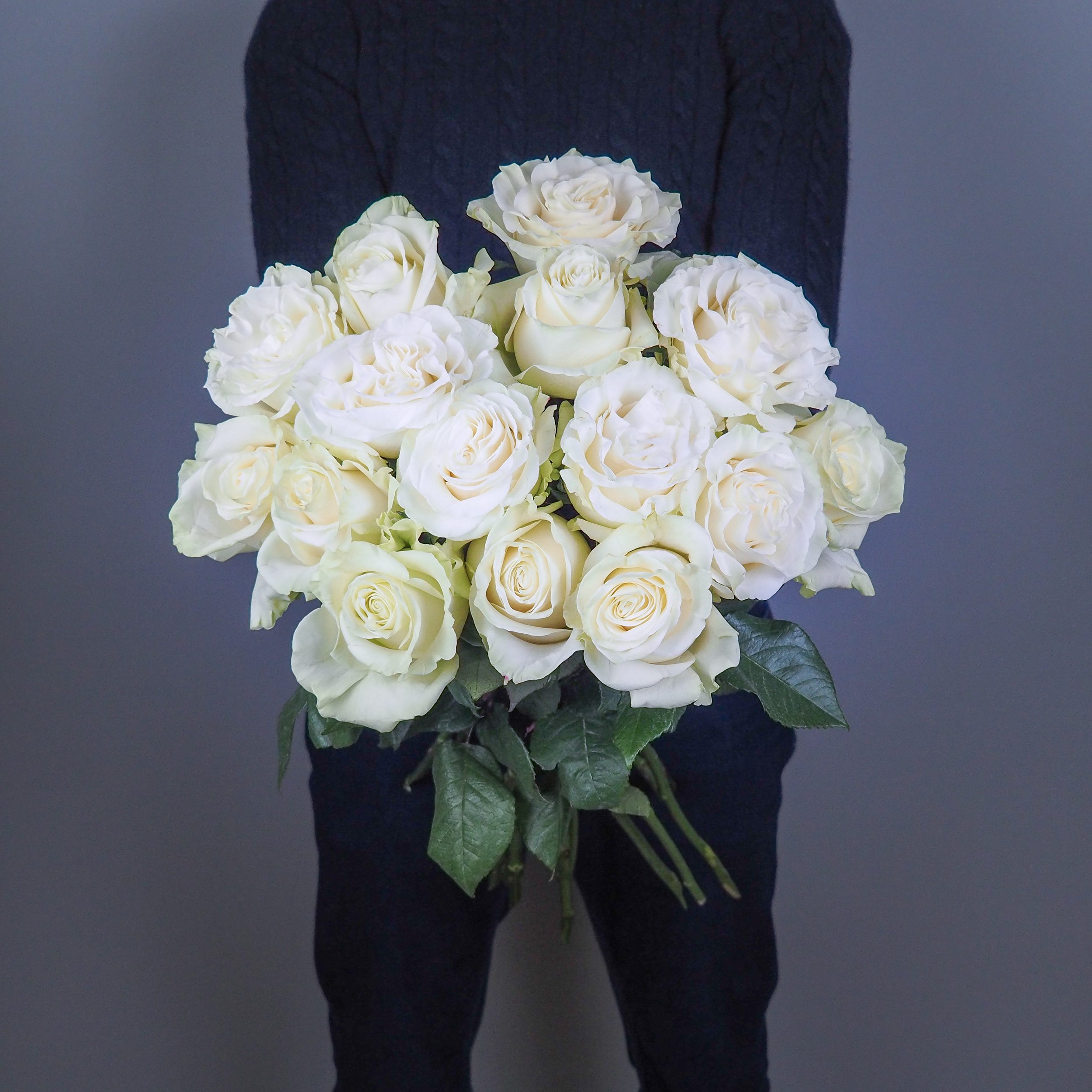 Bouquet de roses blanches ATELIER LAVARENNE Fleuriste Lyon