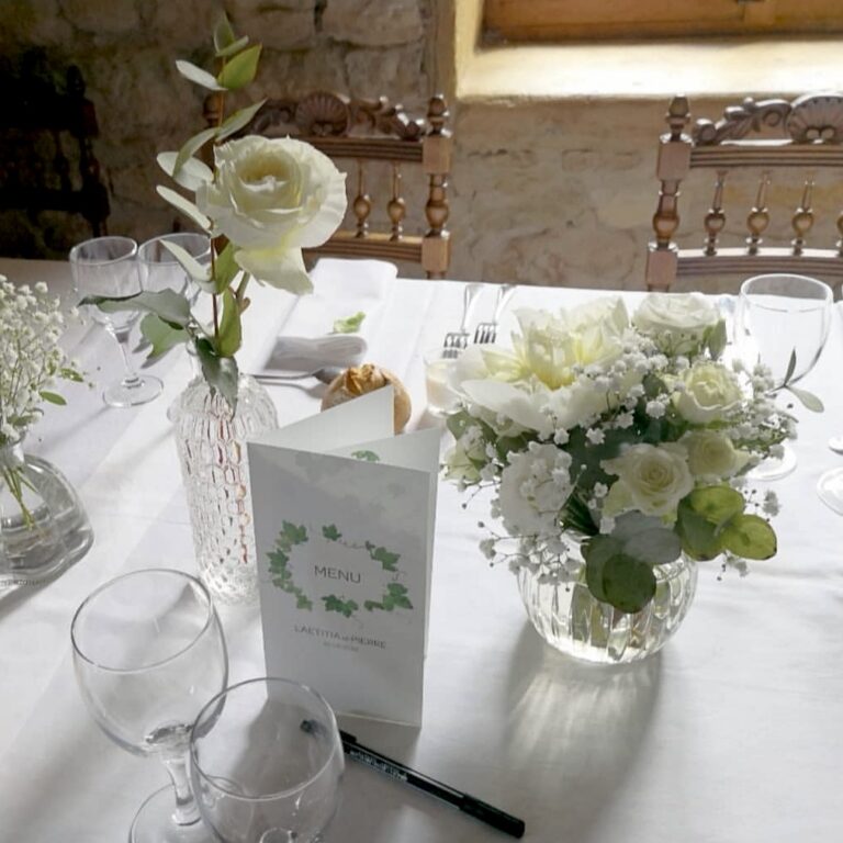 Composition florale mariage château du Sou Atelier Lavarenne fleuriste Lyon