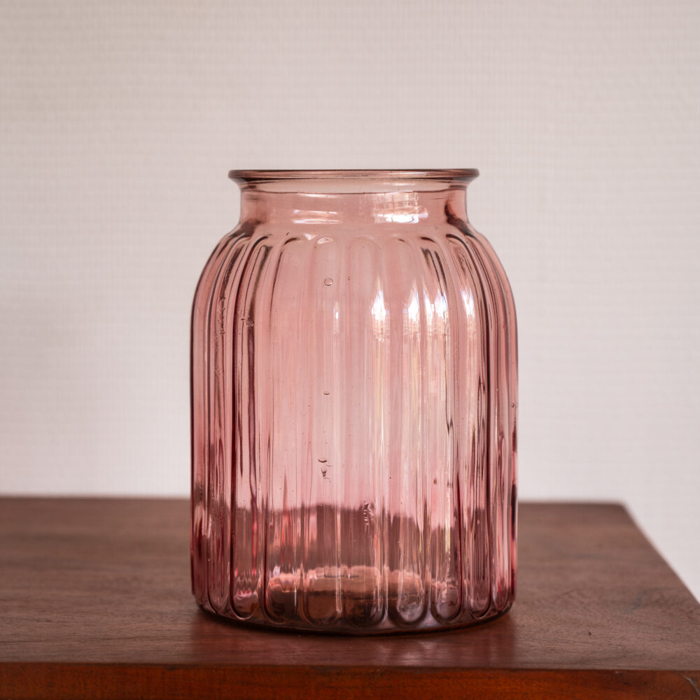 Vase en verre côtelé rose poudré